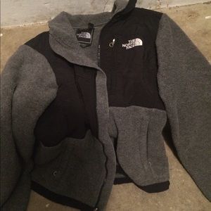 The women's Northface inner liner/jacket